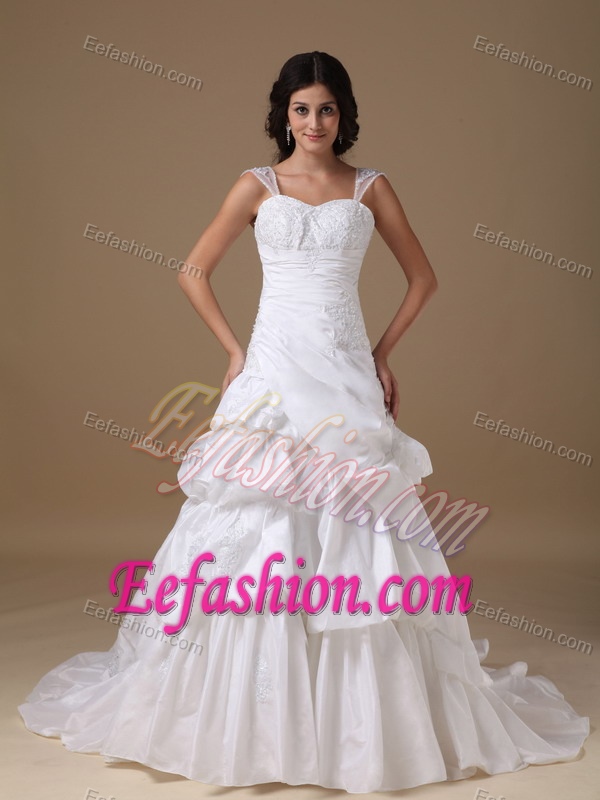 2013 Fabulous Court Train Appliqued Dresses for Wedding with Straps