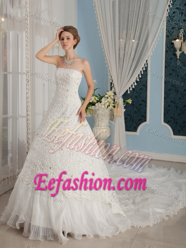2013 Classical Lace-up Beaded Organza Wedding Gown with Cathedral Train