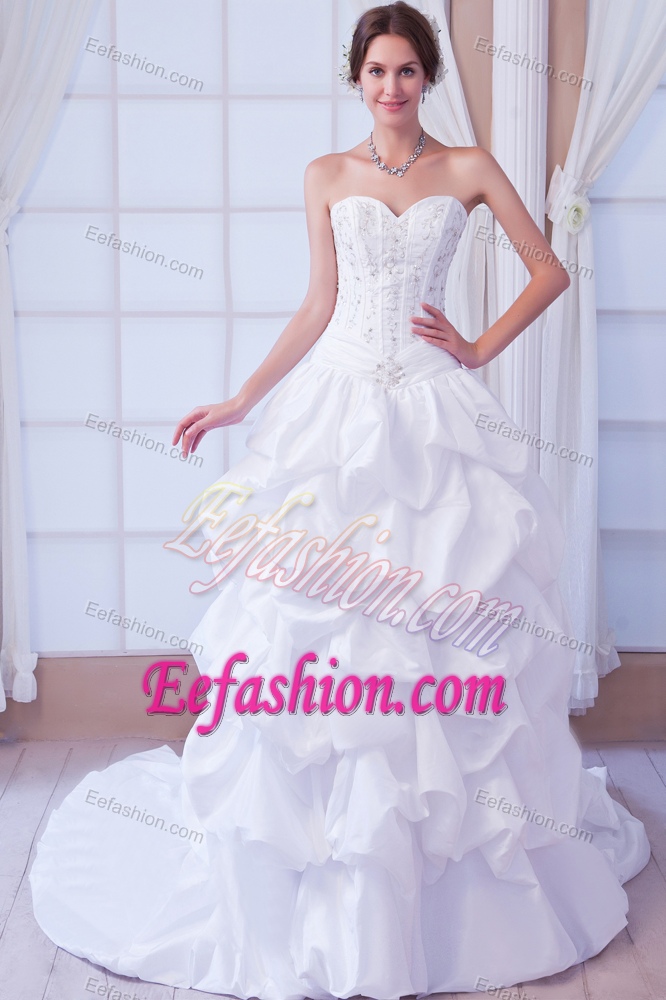 Sweetheart Court Train 2012 Gorgeous Wedding Dresses with Beading