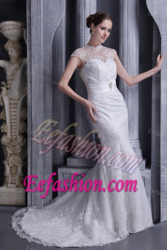Dressy Sleeveless Mermaid High-neck Lace and Satin Bridal Dress under 250