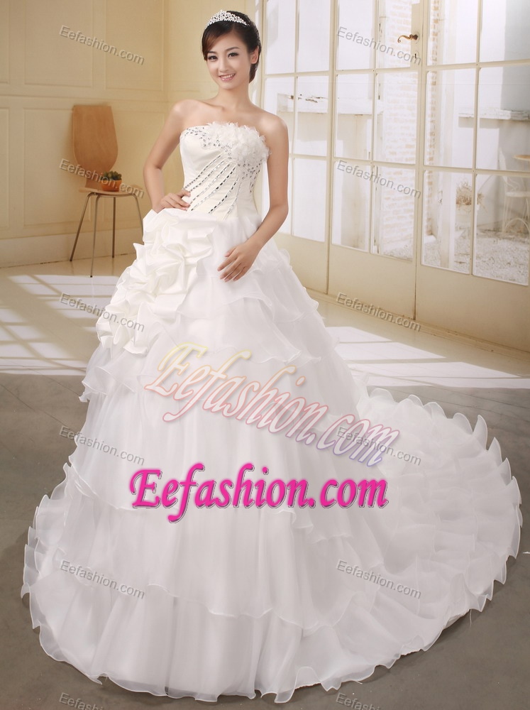 2012 Elegant Strapless Beaded Zipper-up Organza Bridal Gown fro Summer