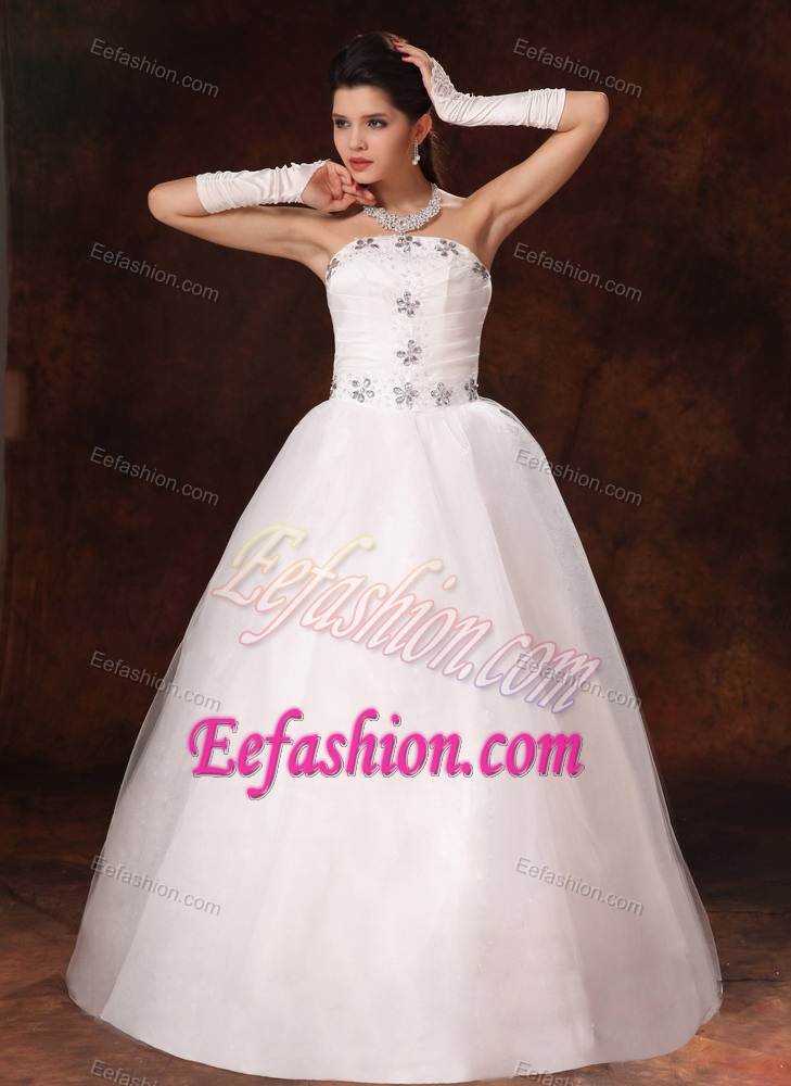 2013 New Styles Beaded Strapless Bridal Gown with Appliques in Organza