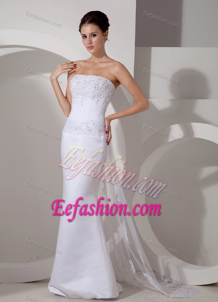 Pretty Mermaid Strapless Bridal Dress with Watteau Train and Appliques