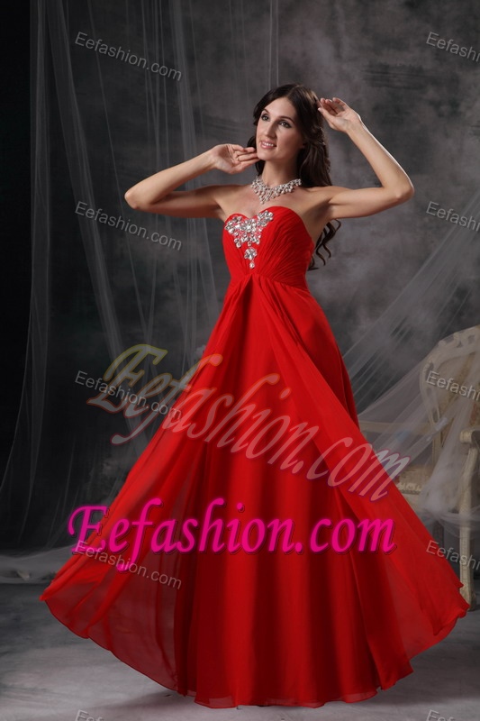 Fashionable Sweetheart Long Chiffon Ruched Prom Gown Dress in Red