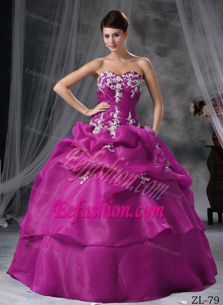 Essential Sweetheart Long Organza Quinceaneras Dresses with Appliques