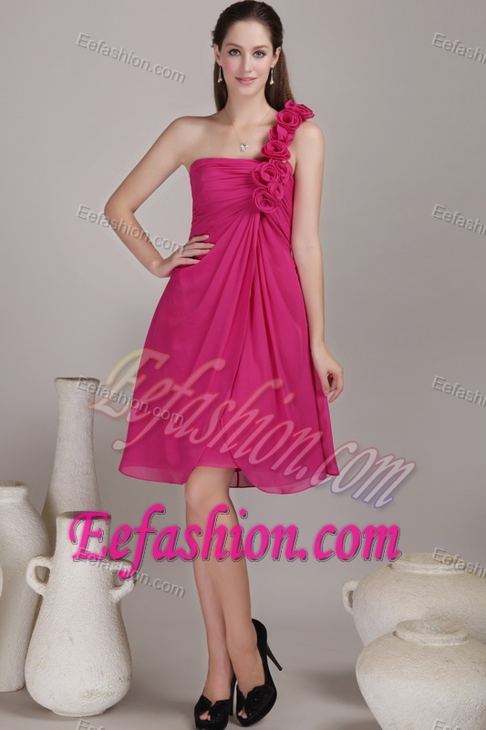 One Shoulder Hot Pink Bridesmaid Dresses for Wedding with Handle Flowers
