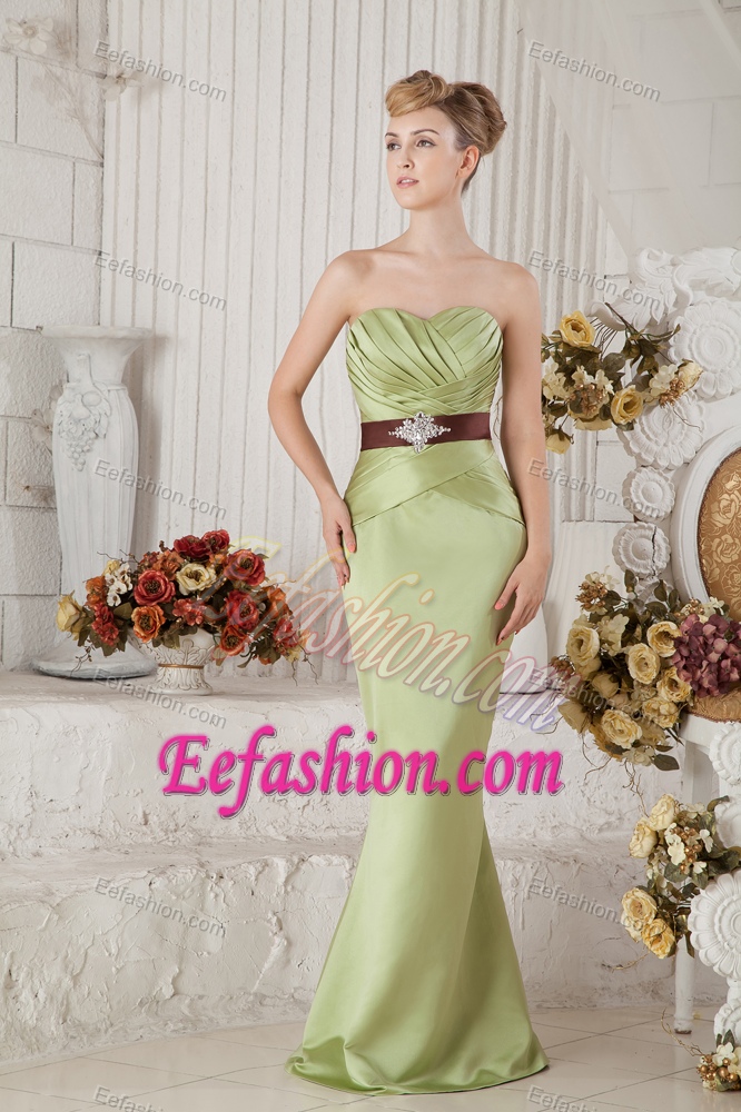 Beat Yellow Green Sweetheart Satin Prom Gowns with Beading and Sash