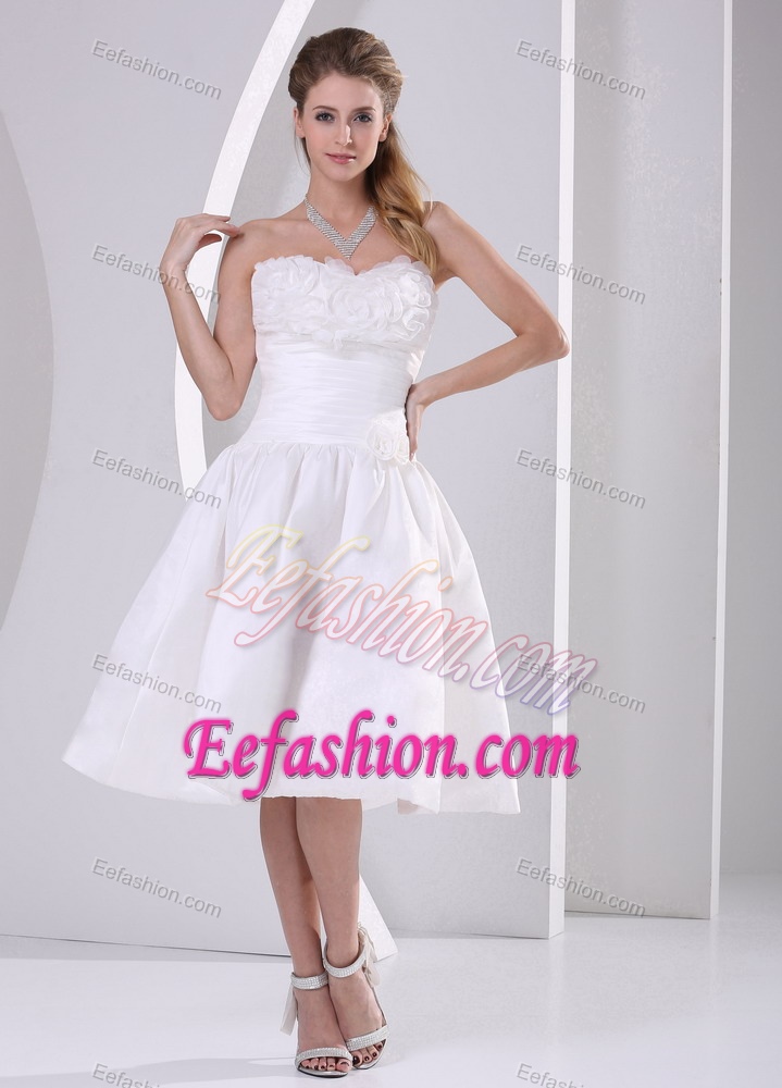 Sweetheart Knee-length Ruched Princess Wedding Dress with Flowers