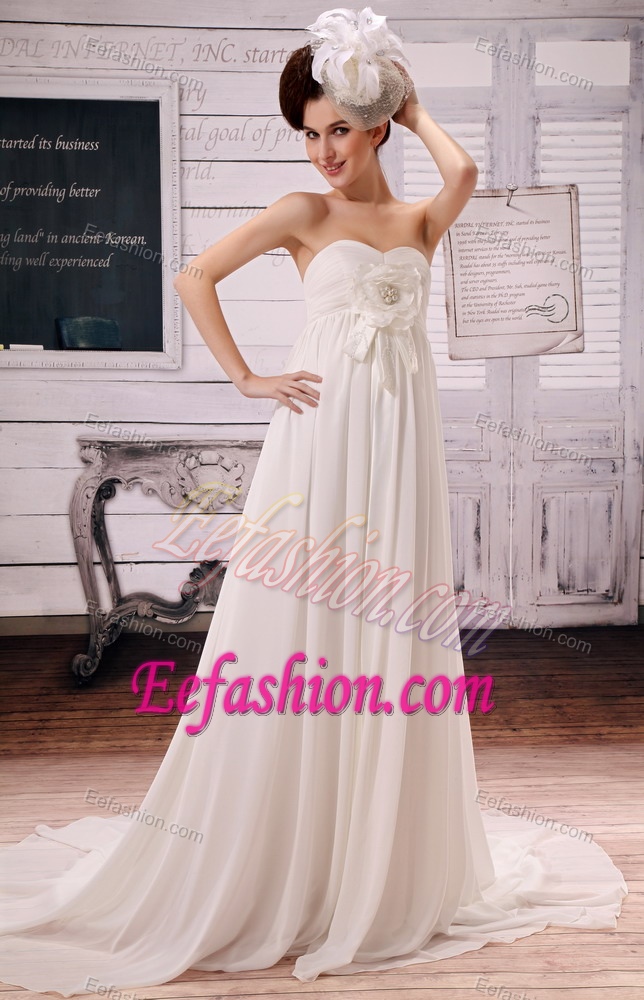 2013 Sweetheart Wedding Bridal Gown with Hand Made Flower