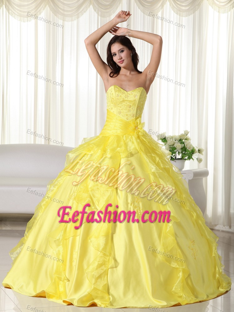 Yellow Ball Gown Sweetheart Embroidery Quinceanera Dresses in Taffeta