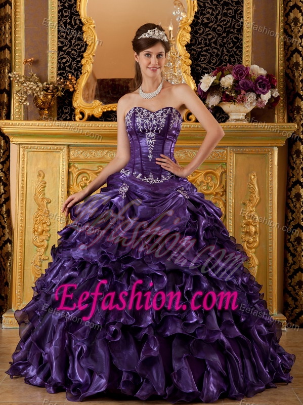 Dark Purple Sweetheart Organza Quinceanera Dress with Ruffles and Appliques