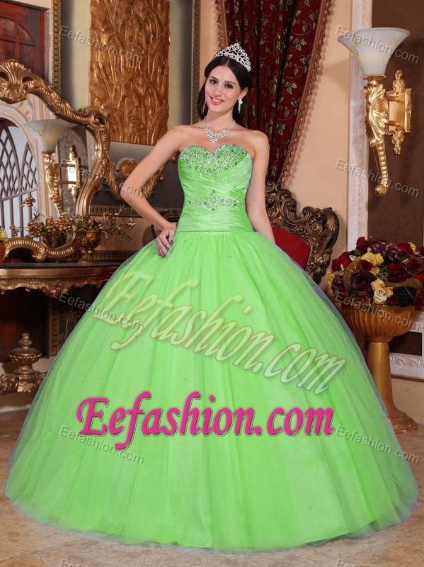Latest Spring Green Sweetheart Beaded Dress for Quince and