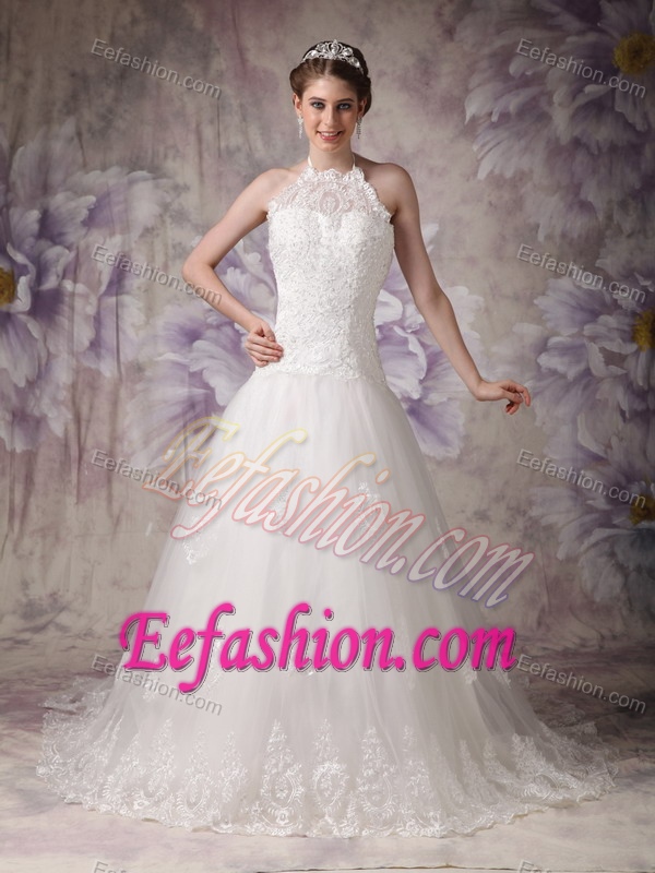 2014 Chic A-line Halter Top Tulle Beaded Wedding Dresses with Chapel Train