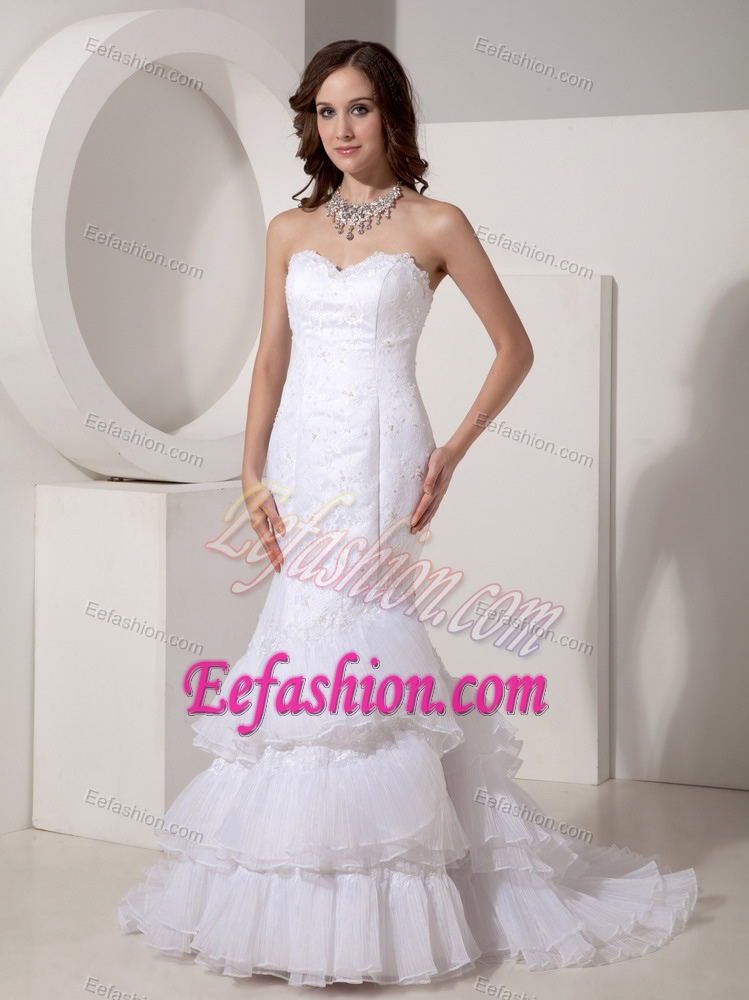 Sweetheart Mermaid Brush Train Wedding Dresses with Layers and Appliques