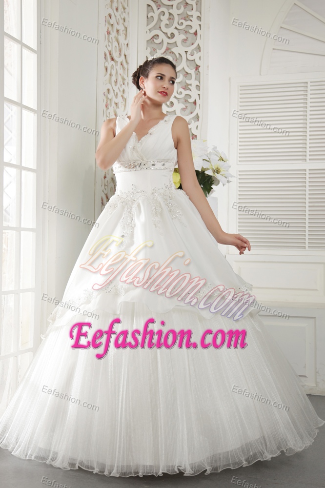 Nice V-neck Long Princess Ruched Tulle Wedding Dress with Beading