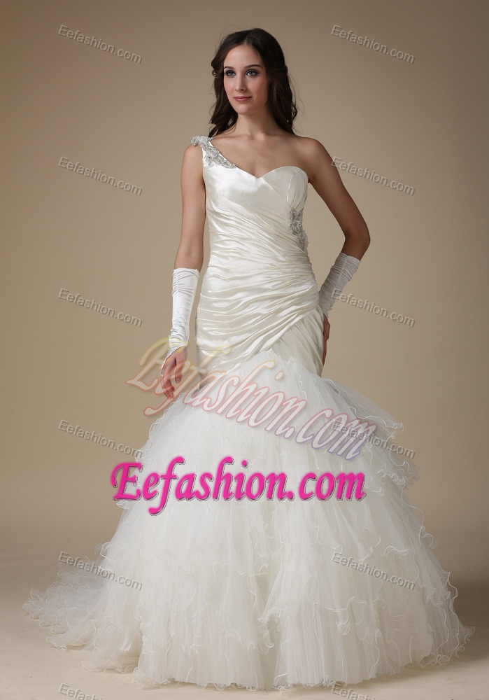 One Shoulder Court Train Ruched Wedding Dresses with Appliques and Ruffles