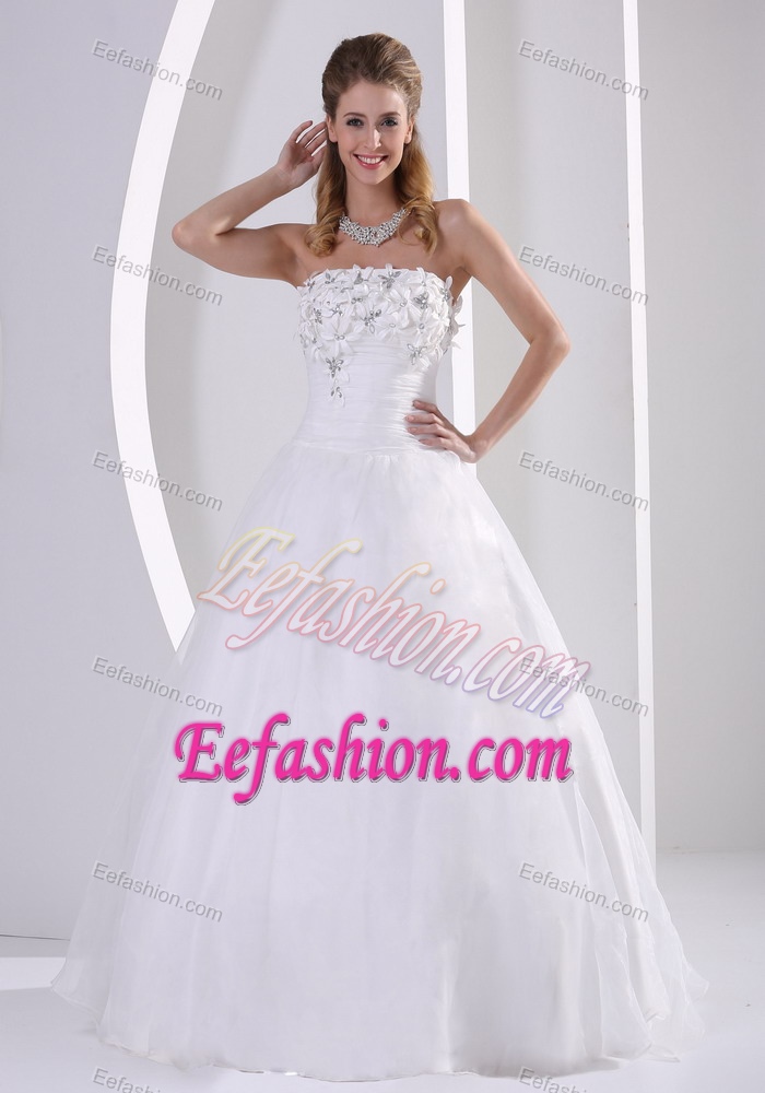 Cute Organza A-line Strapless Wedding Dresses with Appliques and Beading