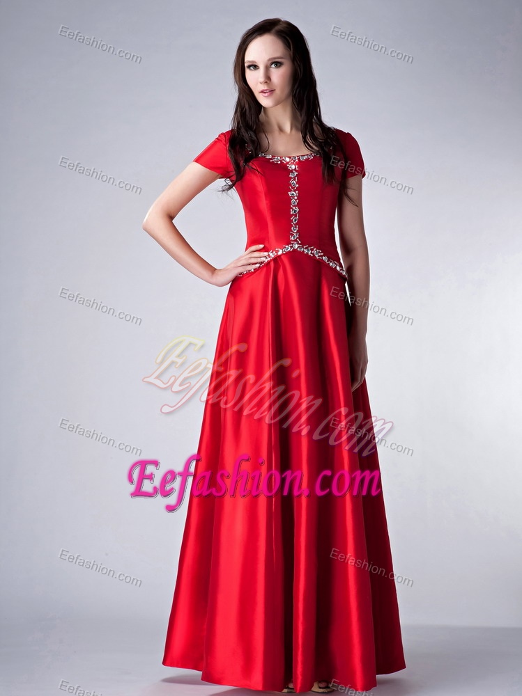 Cheap Red Empire Long Satin Wedding Guest Outfits with Scoop