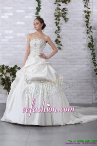 2015 Pretty Strapless Beading Wedding Dress with Brush Train