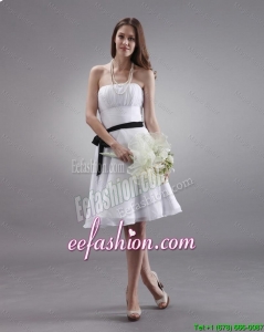Lovely White Strapless Sashes Prom Gowns with Knee Length