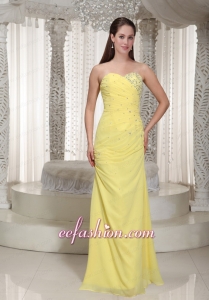 2015 Sweetheart Yellow Chiffon Prom Dress with Beading and Ruching