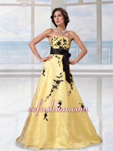 Pretty A Line Yellow Strapless Prom Dress with Appliques