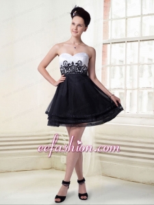 Short Sweetheart Organza A Line Appliques Prom Dress in Black and White