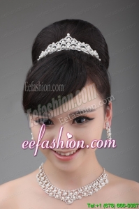 Fashionable and Artistic Alloy and Pearl Necklace and Tiara