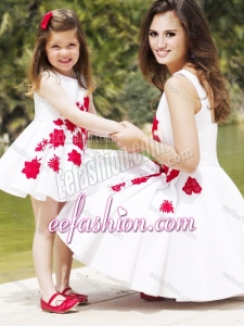 Cheap Embroidered Prom Dress with Knee Length and Hot Sale Scoop Little Girl Dress in White