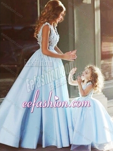 Cheap V Neck Satin Prom Dress with Appliques and Most Popular Big Puffy Little Girl Dress with Straps
