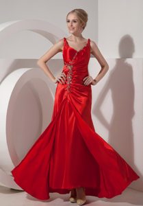 Pretty Red Straps Celebrity Inspired Dresses with Beading in Silk Like Satin