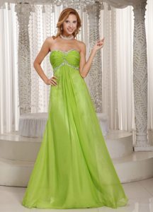 Sweet Spring Green Sweetheart Prom Gowns with Beading and Ruching