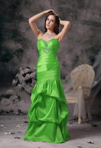 Custom Made Green Sweetheart Prom Dress for Summer in Taffeta
