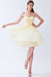 Cheap Chiffon Sweetheart Ruched Prom Attire with Knee-length in Light Yellow