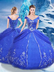 Fitting Tulle V-neck Short Sleeves Lace Up Appliques Ball Gown Prom Dress in Blue