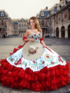 Sweetheart Sleeveless Vestidos de Quinceanera Floor Length Embroidery and Ruffled Layers White And Red Organza and Taffe