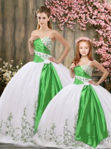 Sweetheart Sleeveless Organza Quinceanera Gown Embroidery and Belt Lace Up
