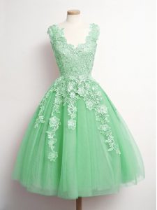 Stunning Green A-line V-neck Sleeveless Tulle Knee Length Lace Up Appliques Bridesmaids Dress