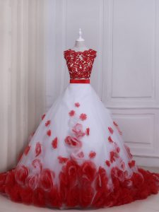 White And Red Sleeveless Appliques Zipper Wedding Gown