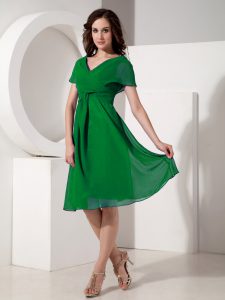 Affordable Green Mother Of The Bride Dress Prom and Party with Ruching V-neck Short Sleeves Zipper