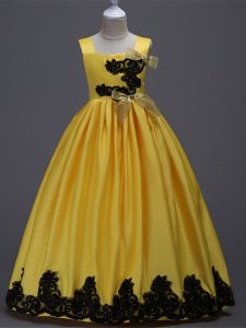 Yellow Taffeta Zipper Square Sleeveless Floor Length Pageant Gowns For Girls Appliques and Bowknot