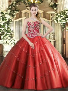 Sleeveless Tulle Floor Length Lace Up Vestidos de Quinceanera in Red with Beading and Appliques