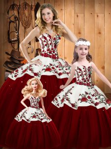 Custom Design Tulle Sweetheart Sleeveless Lace Up Embroidery 15th Birthday Dress in Wine Red
