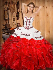 Chic Strapless Sleeveless Vestidos de Quinceanera Floor Length Embroidery and Ruffles Wine Red Satin and Organza