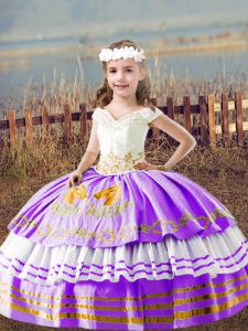 Lavender Satin Lace Up Little Girls Pageant Gowns Sleeveless Floor Length Embroidery