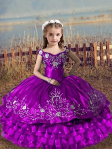 Fantastic Purple Off The Shoulder Lace Up Embroidery and Ruffled Layers Little Girl Pageant Gowns Sleeveless