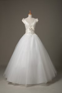 Floor Length Lace Up Wedding Dress White for Wedding Party with Beading and Appliques and Bowknot