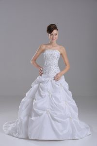 White Ball Gowns Taffeta Strapless Sleeveless Beading and Pick Ups Lace Up Bridal Gown Brush Train