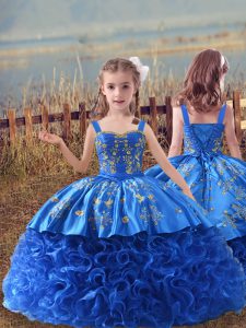 Blue Sleeveless Fabric With Rolling Flowers Sweep Train Lace Up Little Girls Pageant Dress Wholesale for Wedding Party
