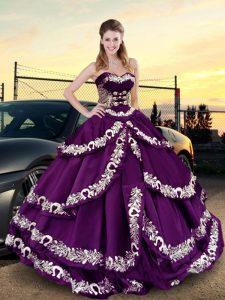Satin Sweetheart Sleeveless Lace Up Embroidery and Ruffled Layers Vestidos de Quinceanera in Purple
